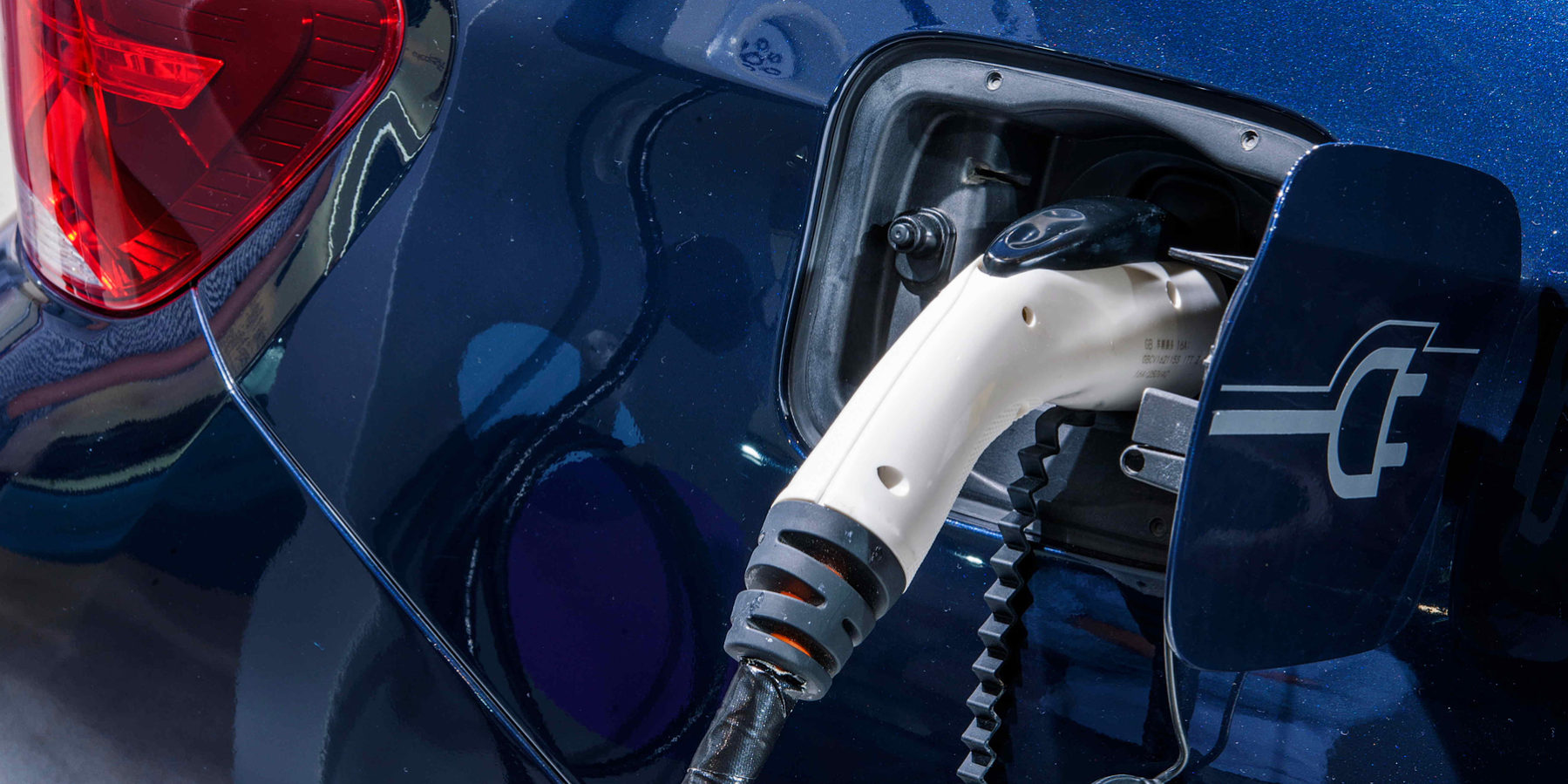 Electric vehicles GOING GREEN: INCENTIVES FOR PURCHASING ELECTRIC VEHICLES